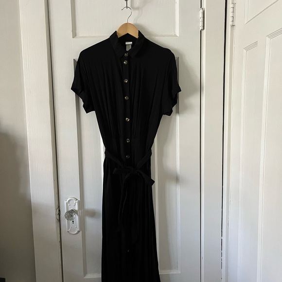 H&M long black shirt dress with tie belt - Picture 3 of 15